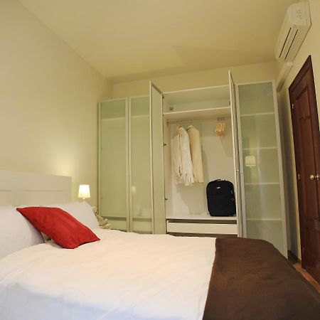 Alguera Apartments Napols Barcelona Bagian luar foto